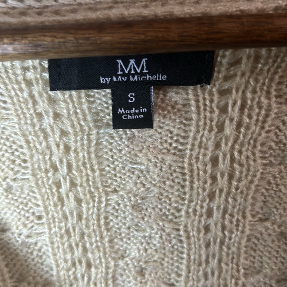 Cardigan - Picture 2 of 3